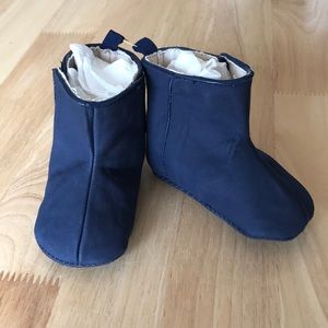 Crib shoes